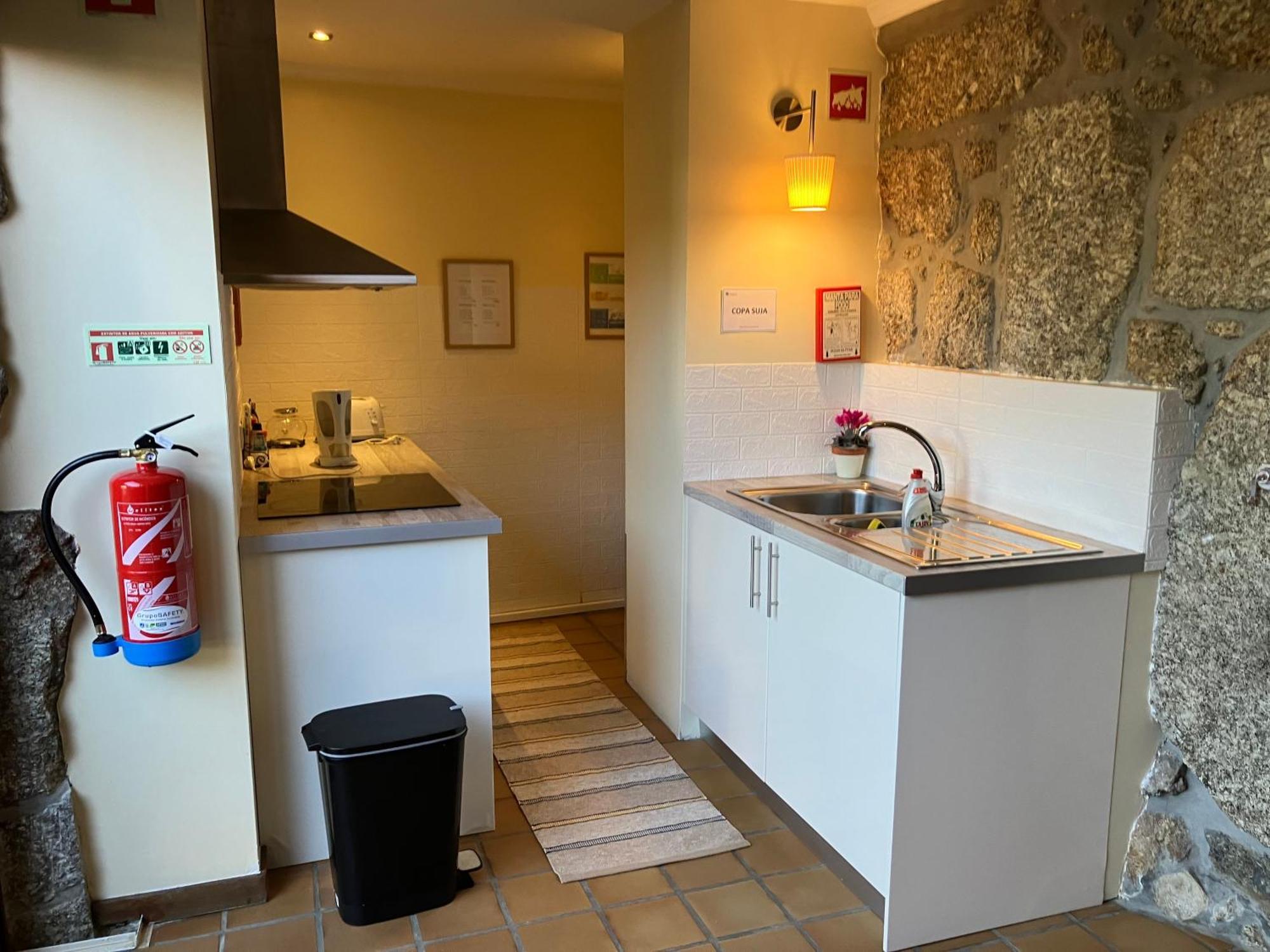Bergui Guesthouse - Em Guimaraes Desde 2017 Buitenkant foto