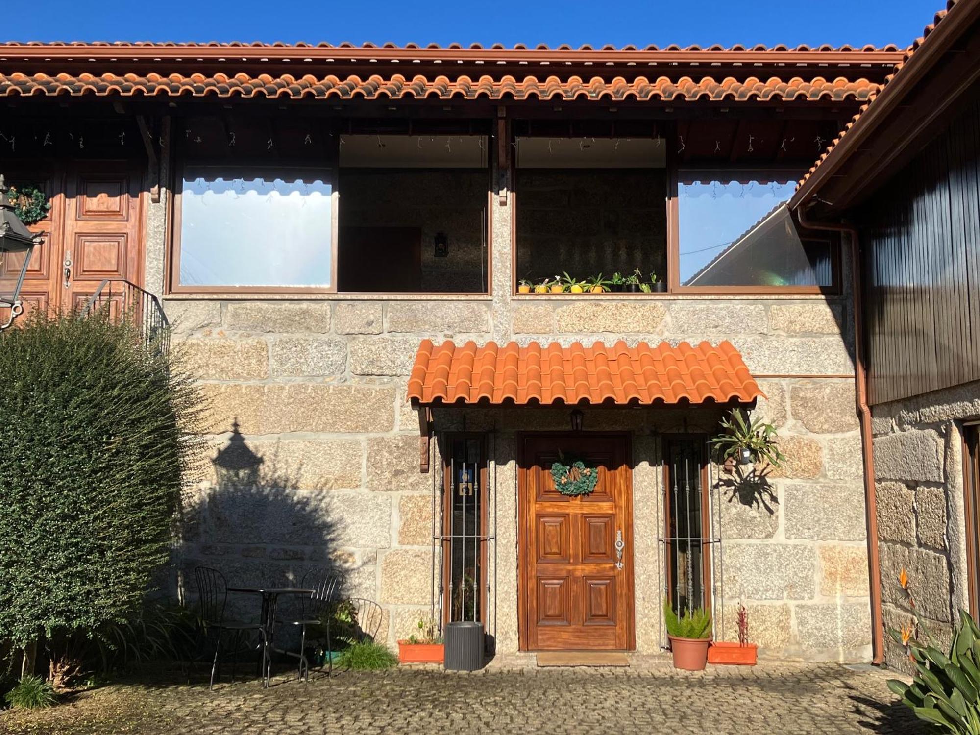 Bergui Guesthouse - Em Guimaraes Desde 2017 Buitenkant foto