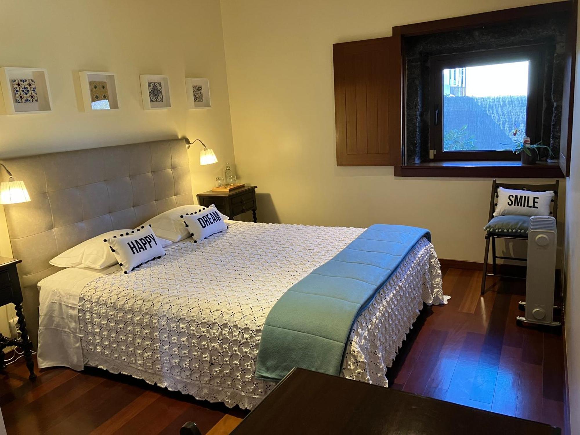 Bergui Guesthouse - Em Guimaraes Desde 2017 Buitenkant foto
